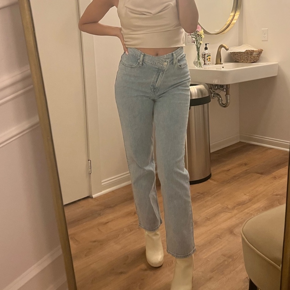 Abercrombie 90’s straight ultra high rise light wash jeans